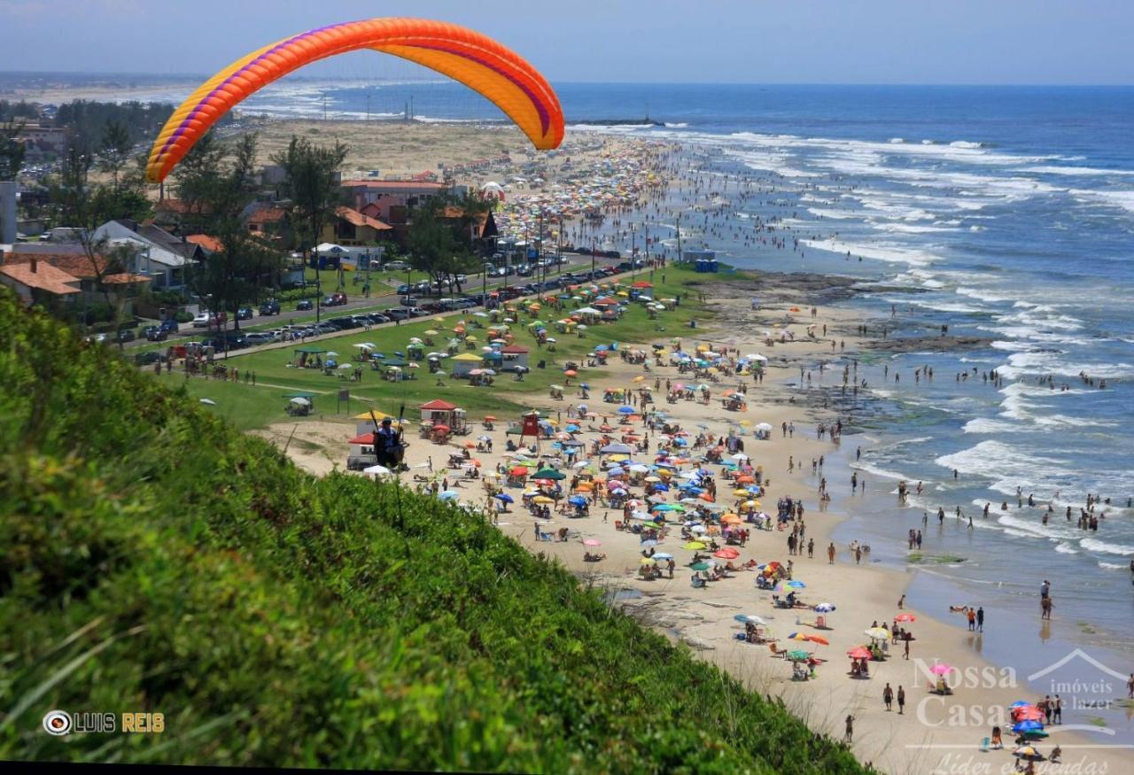 Casa De 2 Quartos Com 2 Ares-Condicionados Em Torres-Rs - Na Mais Bela Praia Gaucha - Cozinha - Banheiro - Tv Smart 32 E Wi-Fi - Estacionamento - Anfitria Superhost No Bnb Villa Luaran gambar