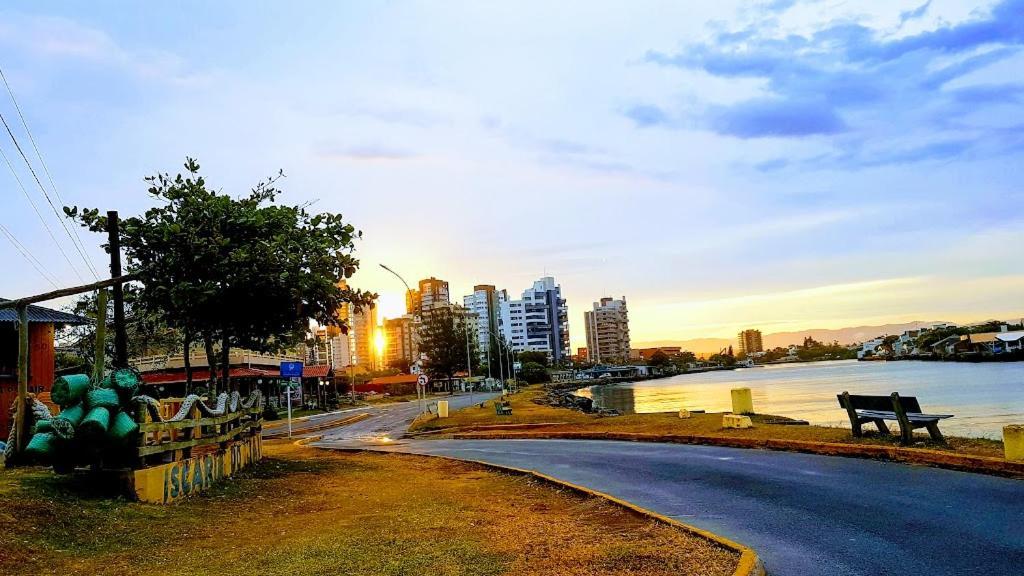 Casa De 2 Quartos Com 2 Ares-Condicionados Em Torres-Rs - Na Mais Bela Praia Gaucha - Cozinha - Banheiro - Tv Smart 32 E Wi-Fi - Estacionamento - Anfitria Superhost No Bnb Villa Luaran gambar