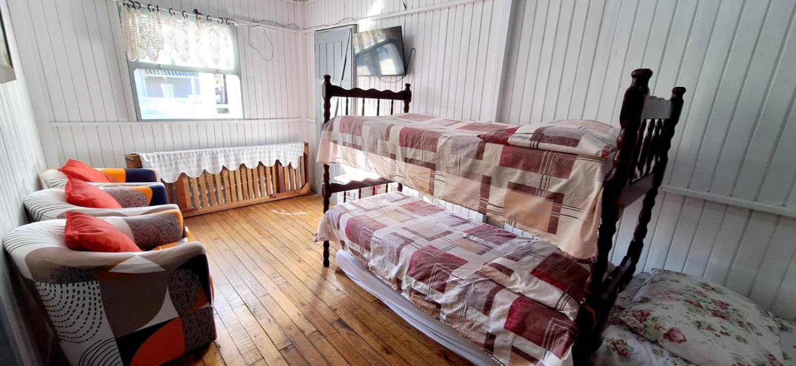 Casa De 2 Quartos Com 2 Ares-Condicionados Em Torres-Rs - Na Mais Bela Praia Gaucha - Cozinha - Banheiro - Tv Smart 32 E Wi-Fi - Estacionamento - Anfitria Superhost No Bnb Villa Luaran gambar