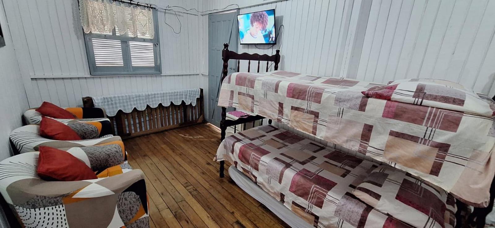 Casa De 2 Quartos Com 2 Ares-Condicionados Em Torres-Rs - Na Mais Bela Praia Gaucha - Cozinha - Banheiro - Tv Smart 32 E Wi-Fi - Estacionamento - Anfitria Superhost No Bnb Villa Luaran gambar